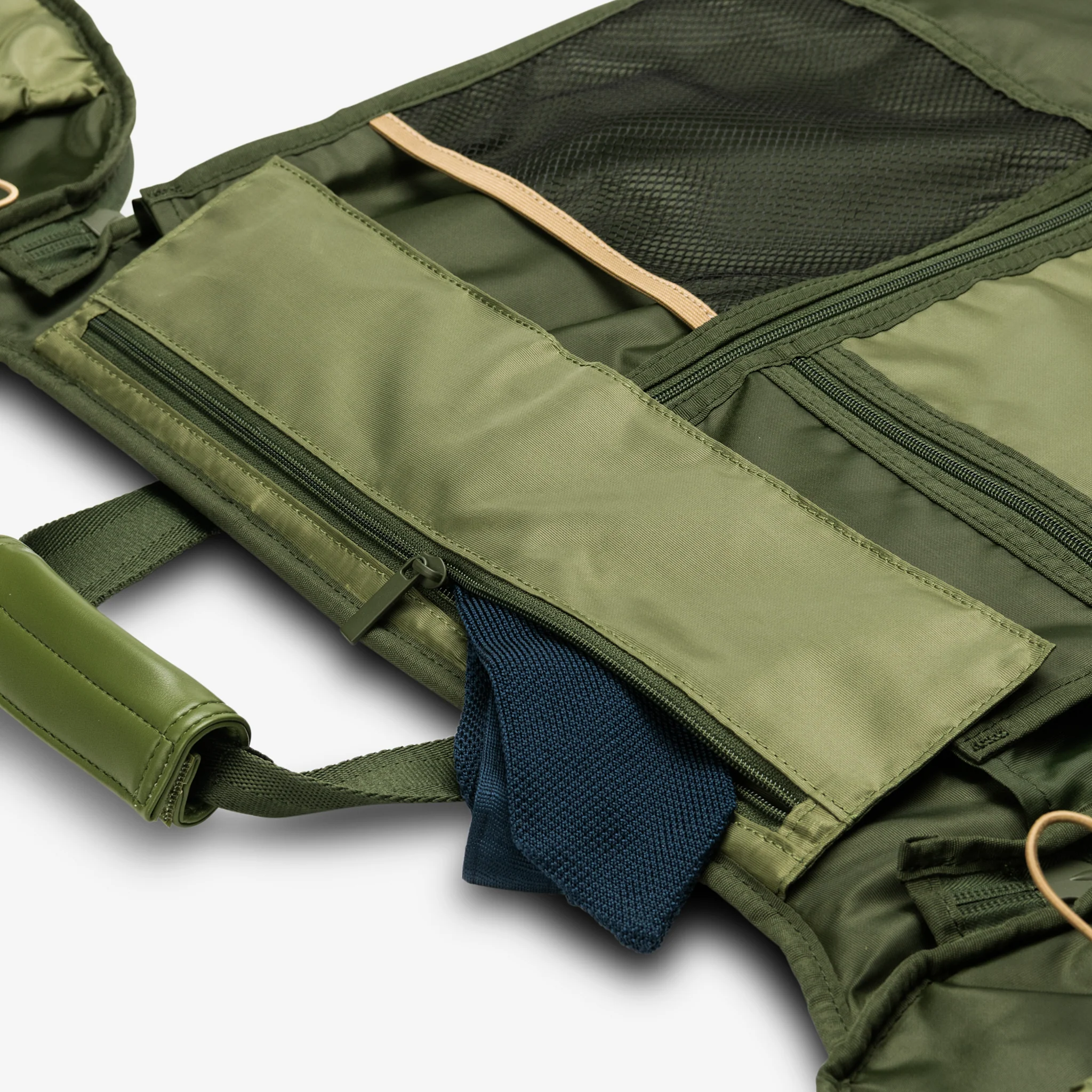 The Premium Garment Duffel 40L - Image 34